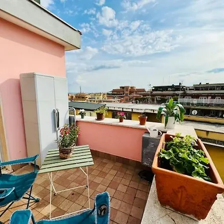 Penthouse Con Terrazzo Vista A Monteverde Apartamento