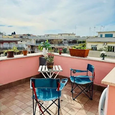 Penthouse Con Terrazzo Vista A Monteverde Apartamento
